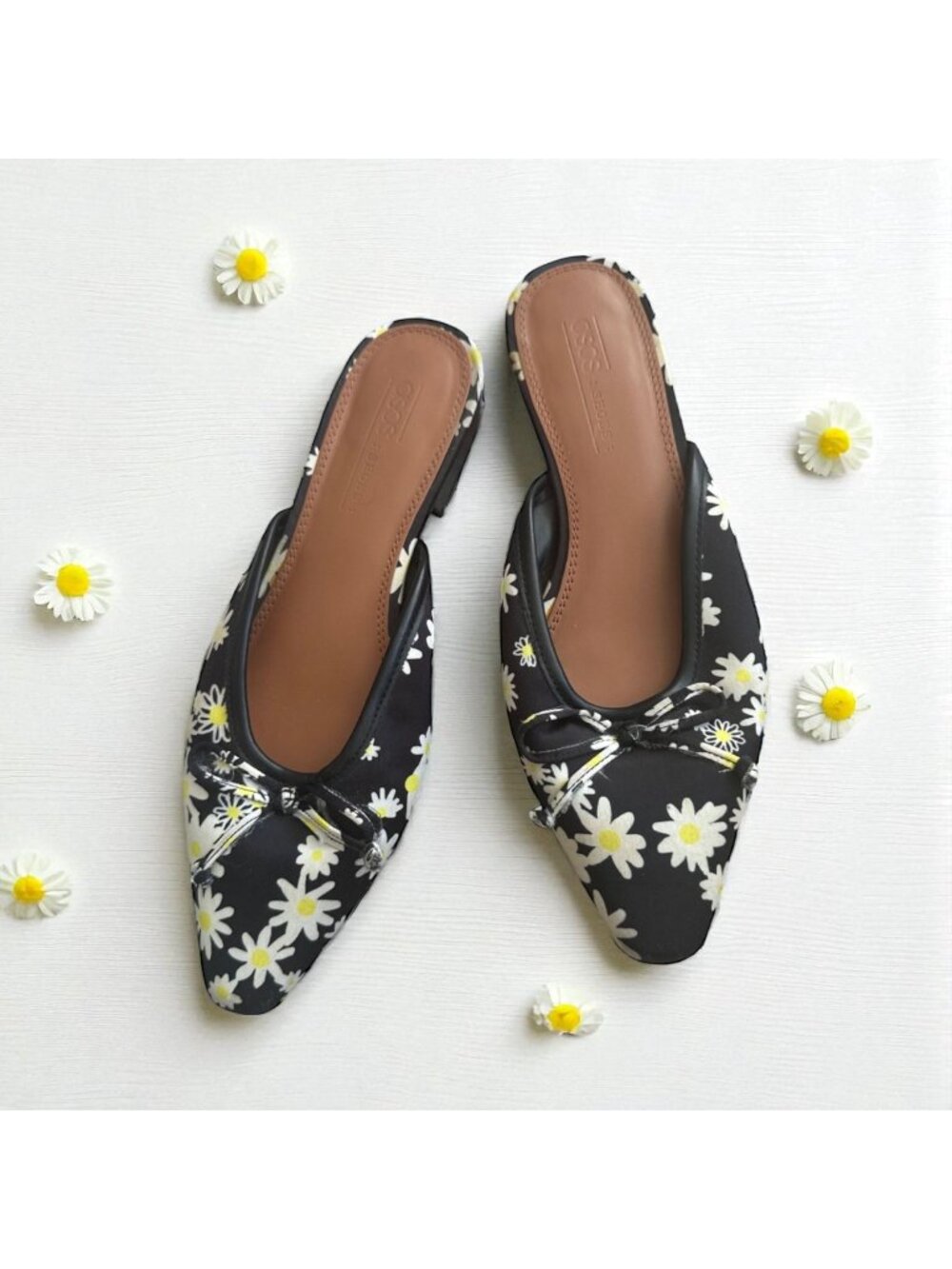 ASOS Women's Black White Daisy Print Mules Flats Size UK 4 / US 6